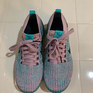 Nike Air Vapormax Flynit 3 size 8.5 women’s